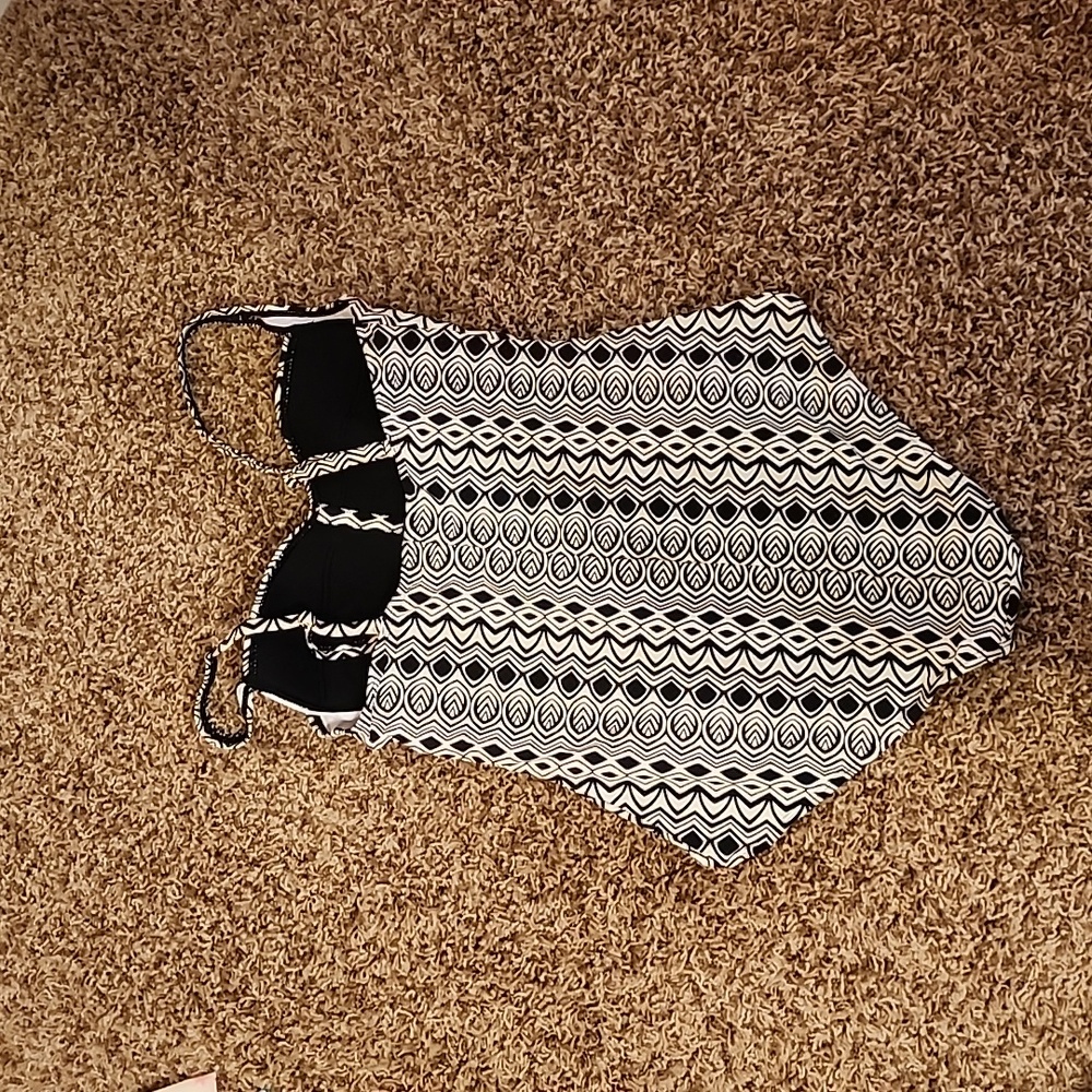 Swimsuit - Picture 3 of 3